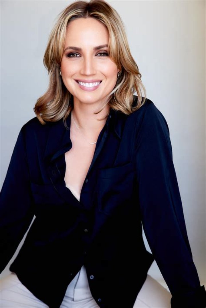 Molly McCook- Bio, Age, Height, Net Worth, Husband, Marriage