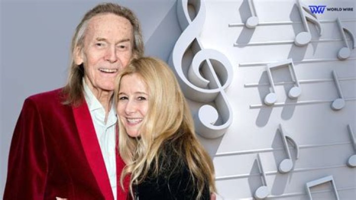 “Farmer Wants A Wife” host, Natalie Gruzlewski: Wiki, Bio, Age, Height, Married, Husband, Divorce And Net Worth 2020