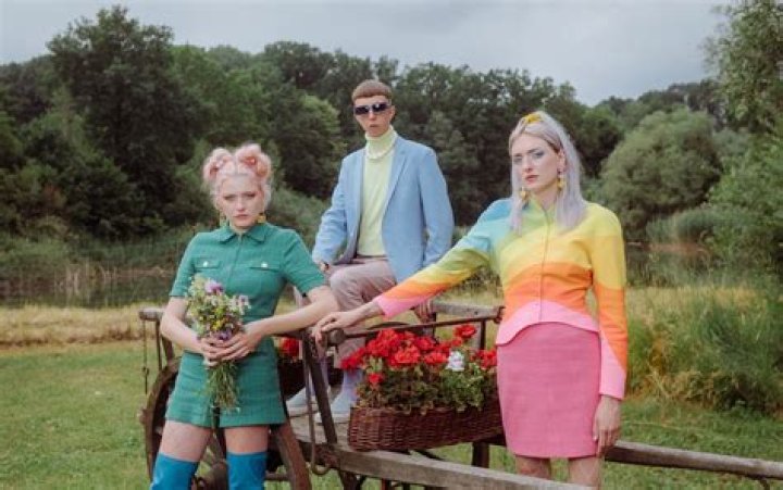 New Indie-Pop from Optacure – “Stray”