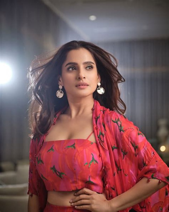 Priya Bapat- Wiki, Age, Net Worth, Height, Career, Husband