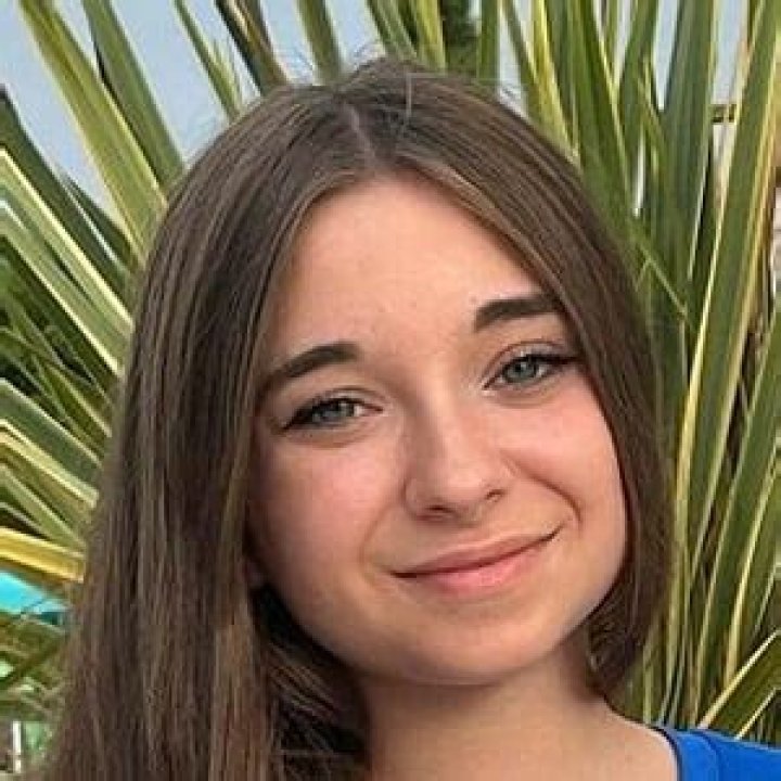 Raquel Navarro- Age, Net Worth, Height, Parents, Nationality