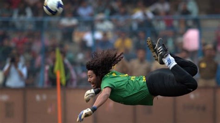 René Higuita Net Worth, Age, Height, Bio, Birthday, Wiki!