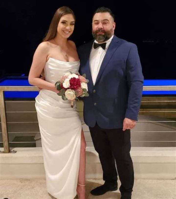 Rikkie Leigh Robertson- Age, Net Worth, Height, Husband, Career, Ethnicity