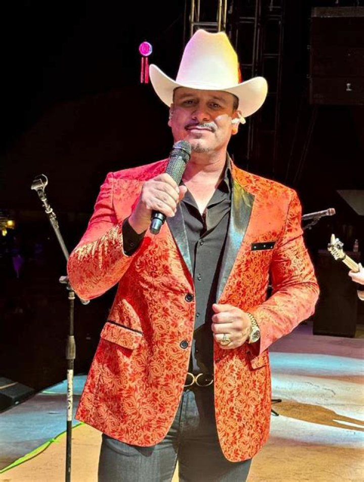 Fame | Rolando Marroquín net worth and salary income estimation Jan, 2024