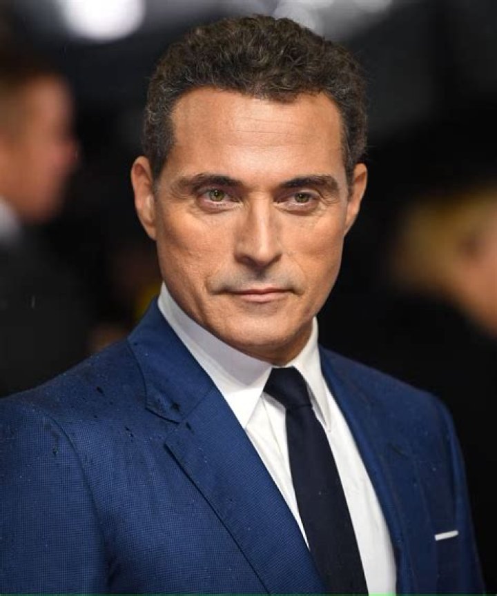 Rufus Sewell's son, William Douglas Sewell Biography: Songs, Net Worth, Age, Height, Siblings, Girlfriend,