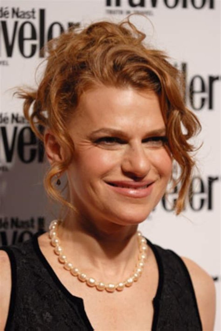 Sandra Bernhard- Wiki, Age, Husband, Ethnicity, Net Worth, Height, Career