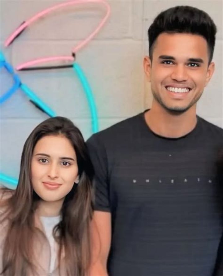 What Is Sania Victoria Actual Age? Personal & Family Life Facts