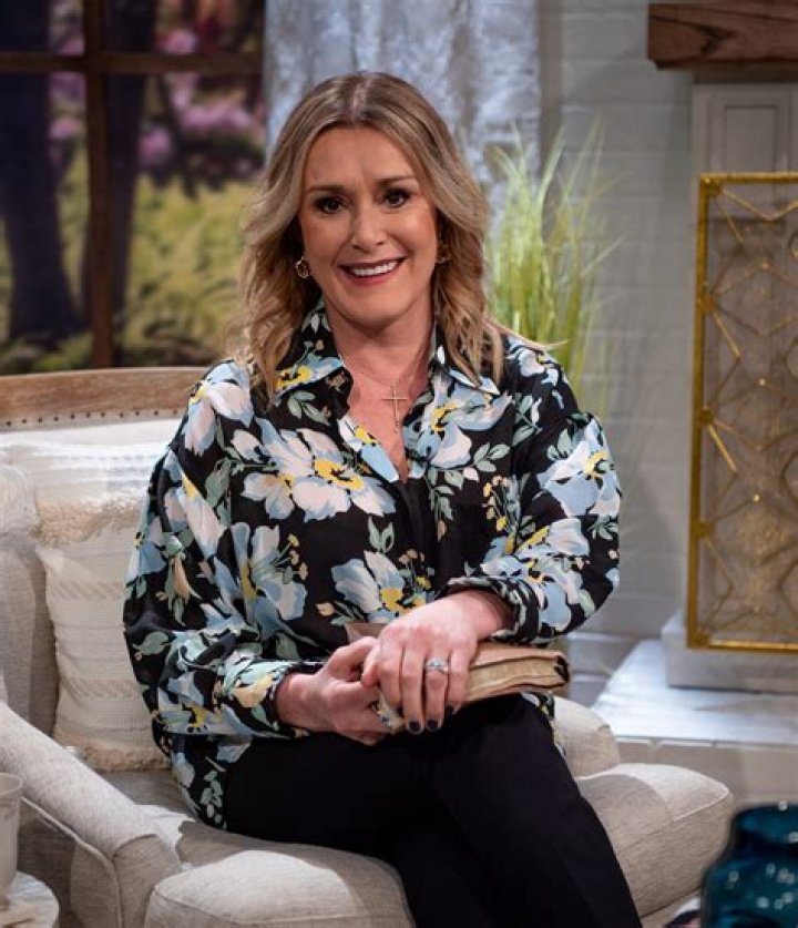 Fame | Sheila Walsh net worth and salary income estimation Jan, 2024