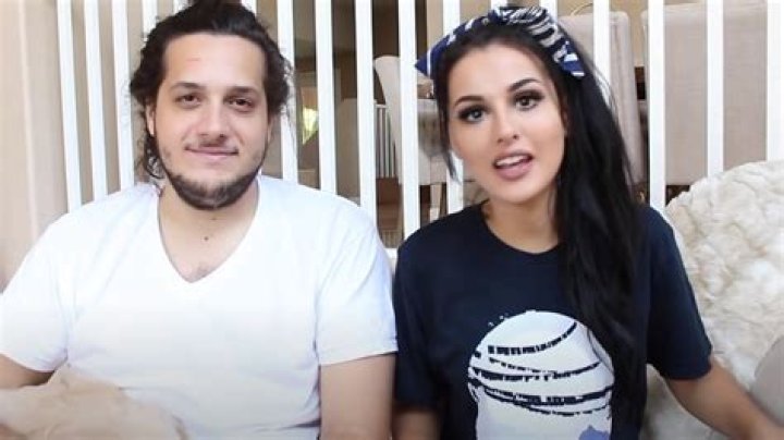 Who is SSSniperWolf Dating – SSSniperWolf's Boyfriend & Exes