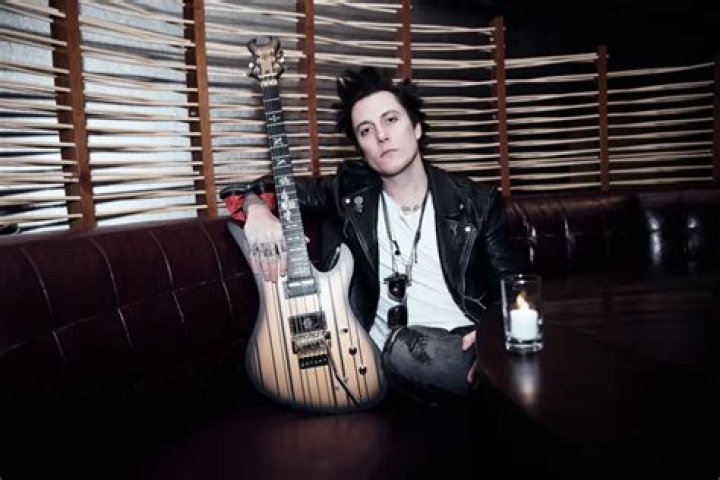 Who is Synyster Gates Dating – Synyster Gates's Wife & Exes