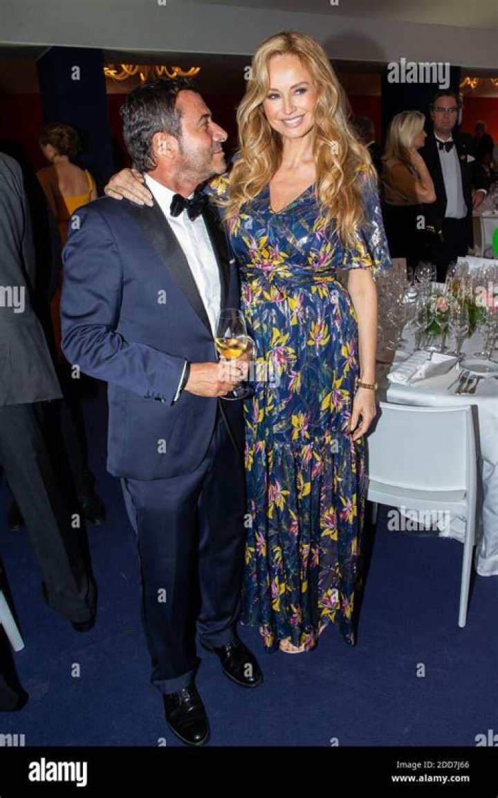 Taille De Adriana Karembeu