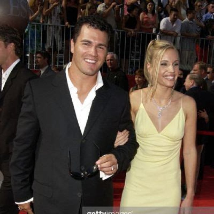 Who is Valeri Vinatieri ? Wiki, Age, Net Worth, Husband, Marriage, Height