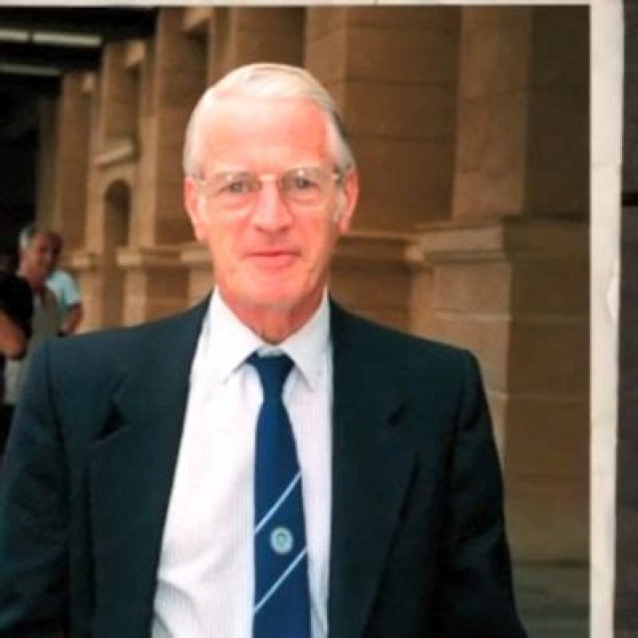 Where Is Dr Colin Manock Now? Wiki, Address, Wife