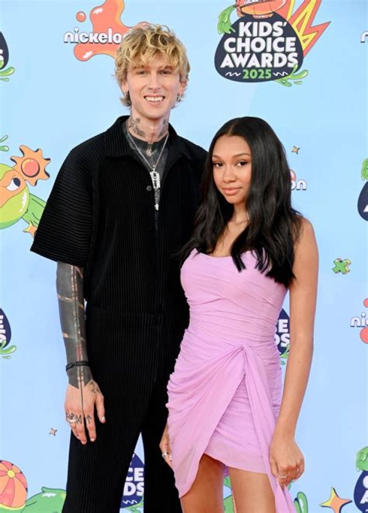 Who is Casie Colson Baker? Machine Gun Kelly's Daughter Bio: Age, Mother, Net Worth, School, Height, Movies, Boyfriend