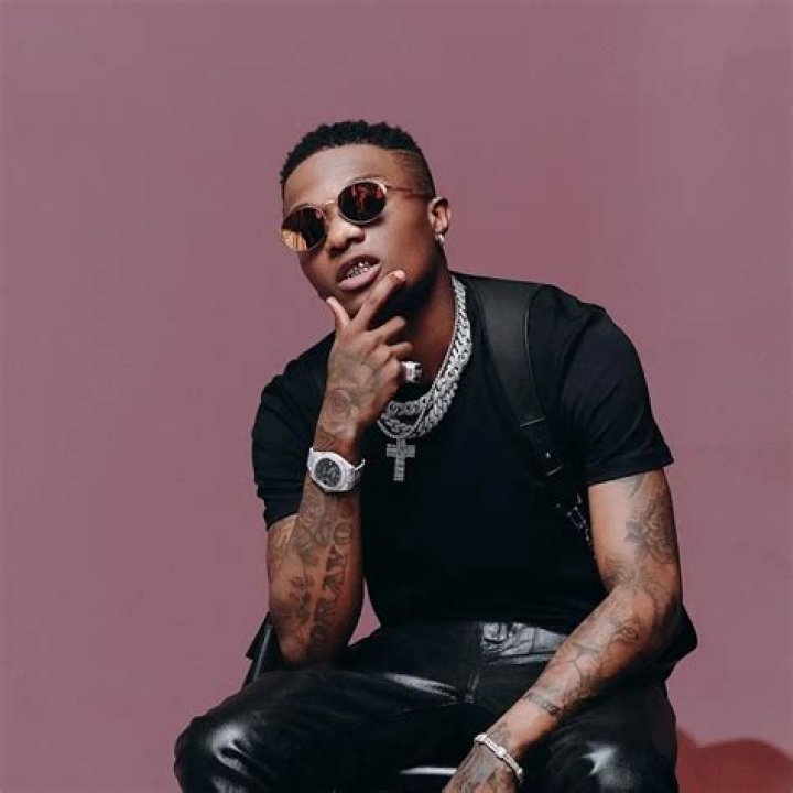 Wizkid Biography: Girlfriend, Age, Net Worth, Children, Awards, Wife, Grammy, Albums, Height, Wikipedia