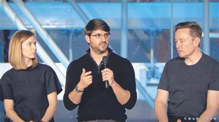 Fame | Zach Kirkhorn net worth and salary income estimation Apr, 2024